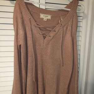 Cold shoulder sweater NWOT